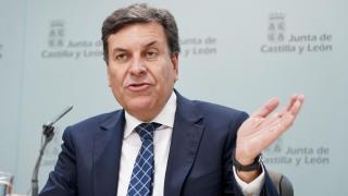 El consejero de Economía y Hacienda y portavoz, Carlos Fernández Carriedo, comparece en rueda de prensa posterior al Consejo de Gobierno.