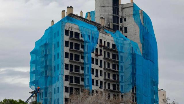 El edificio de Campanar tras el incendio, en una imagen de archivo. EFE