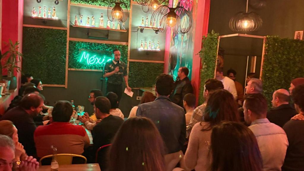 Vigo Secreto: el restaurante mexicano que ofrece un micro abierto de comedia una vez al mes