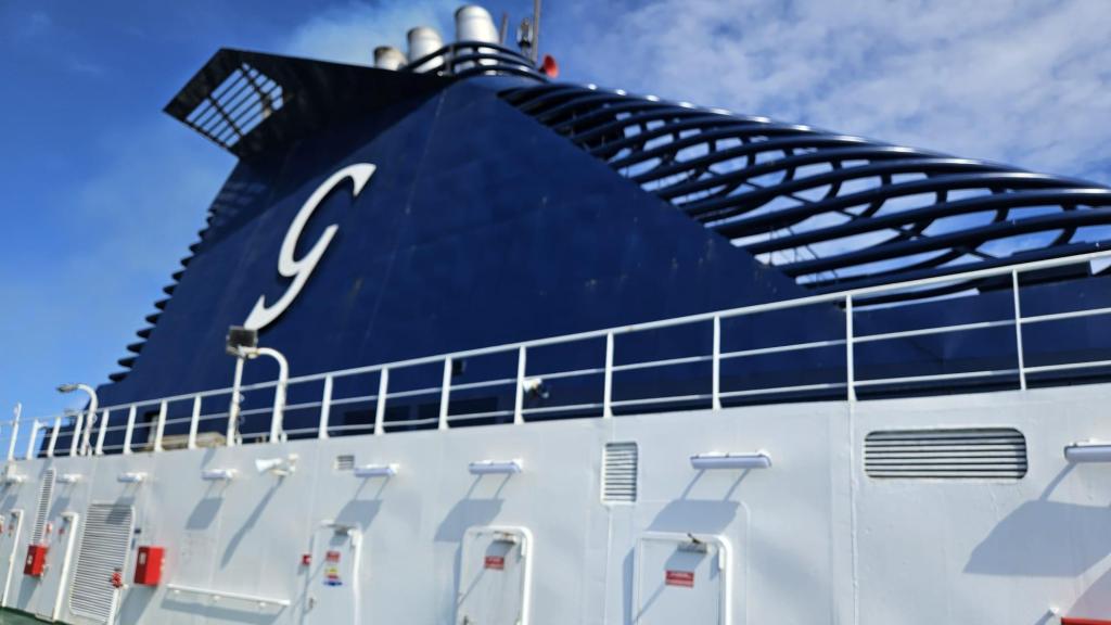 Cubierta del Roma Cruise de Grimaldi Lines rumbo a la Toscana.