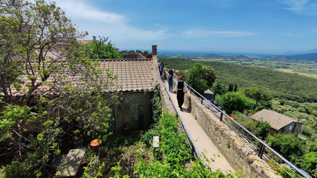 Muralla de Capalbio, Toscana.