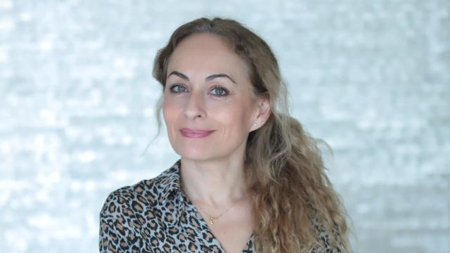 La artista multidisciplinar Jara Bedmar, creadora de Umami Neila Art