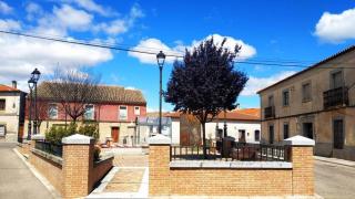 Una plaza de Domingo Pérez (Toledo).