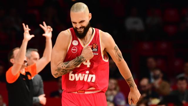 El francés Evan Fournier celebra una canasta.
