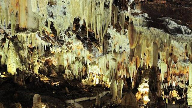 Las fascinantes Cuevas del Águila