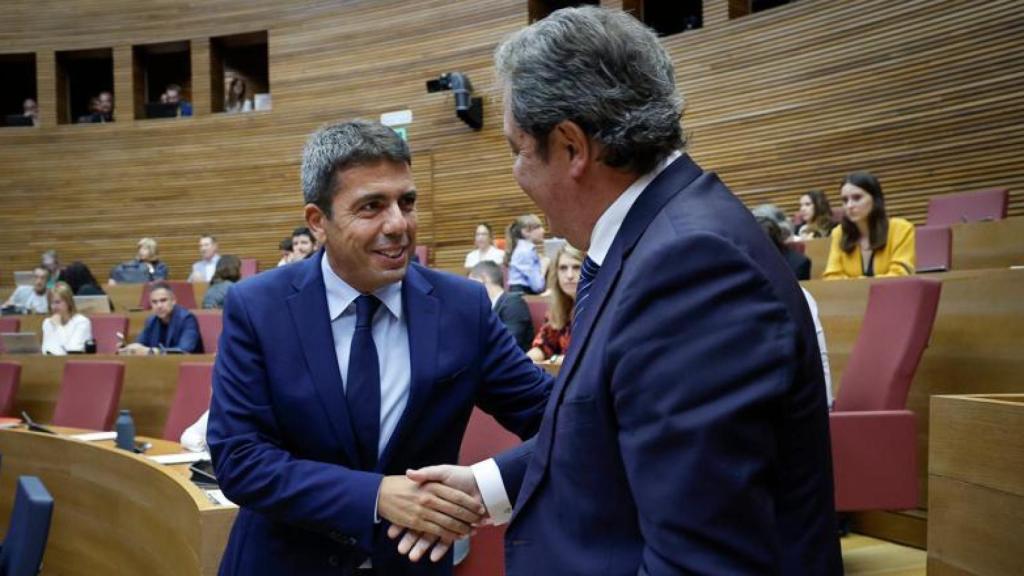 Mazón y José María Llanos. José Cuéllar / Corts