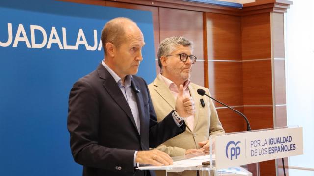 Javier del Río y Nacho Redondo en rueda de prensa.