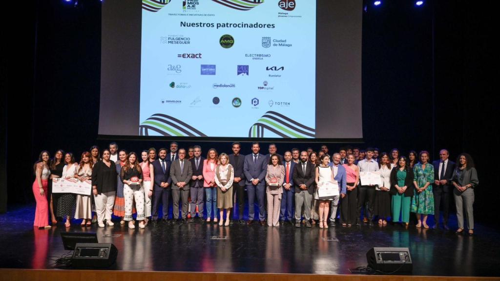 Los premiados por la AJE Málaga.