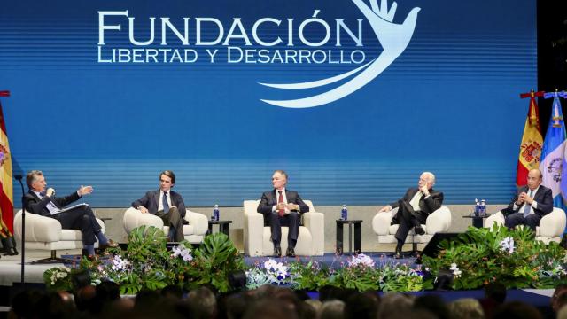 De izquierda a derecha: Mauricio Macri, José María Aznar, Andrés Pastrana y Felipe Calderón.