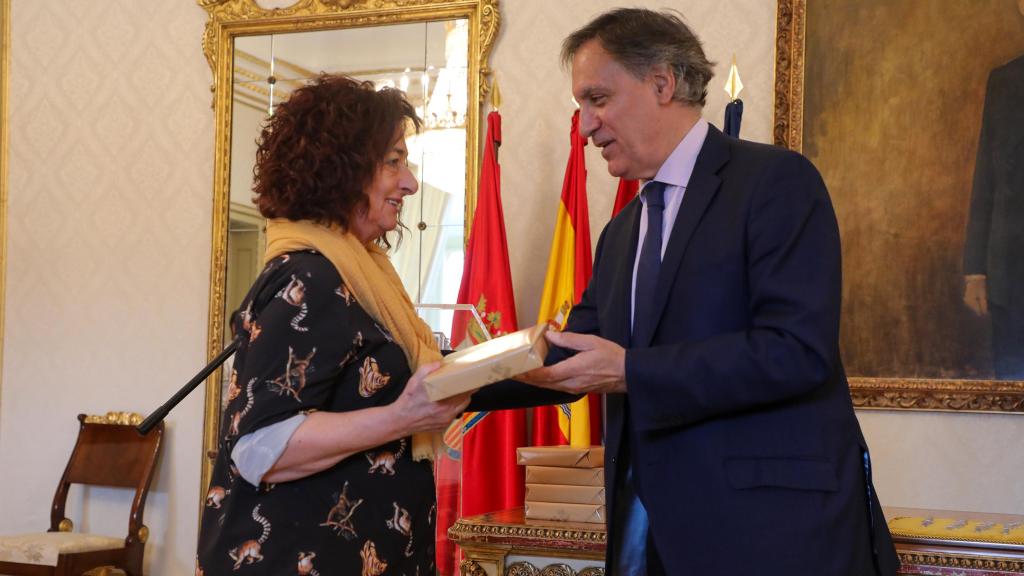 El alcalde de Salamanca, Carlos García Carbayo, durante el acto homenaje