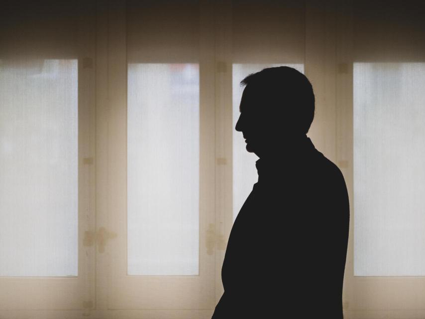 La sombra de Zapatero en su despacho.