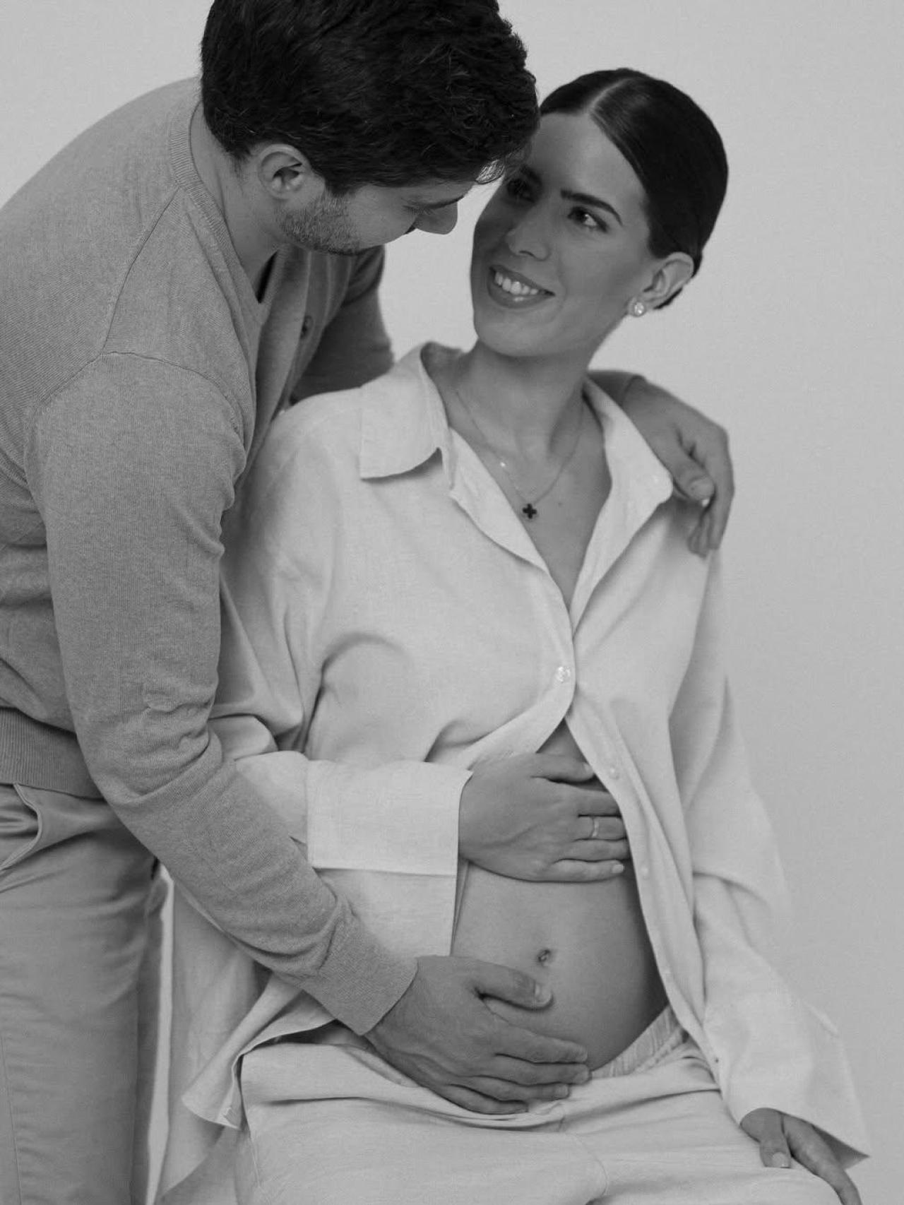 Josefina Vargas Llosa y Emiliano Camarena en una imagen de sus redes.