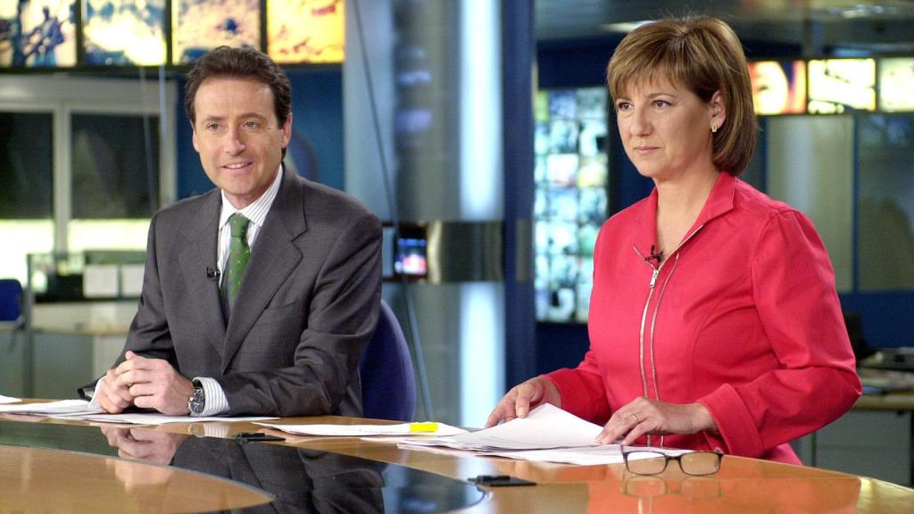 Matías Prats y Olga Viza en 'Antena 3 Noticias'.