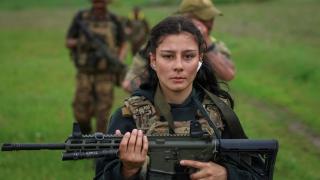 Los militares extranjeros de la Guardia Nacional de Ucrania participan en un ejercicio en la región de Járkiv.