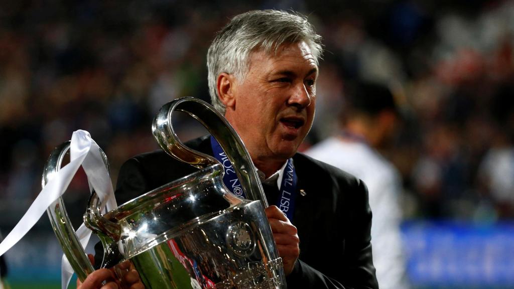 Carlo Ancelotti, con la Champions obtenida en Lisboa en 2014.