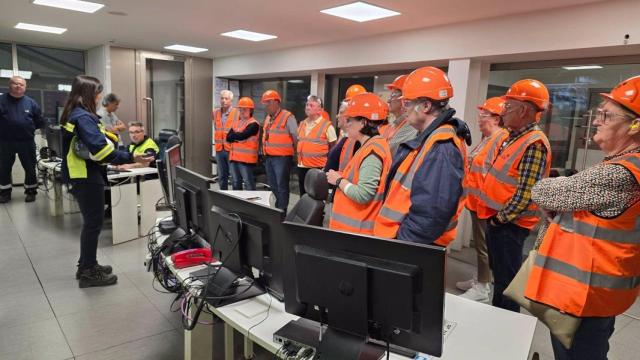 Visita de una delegación a Altri.