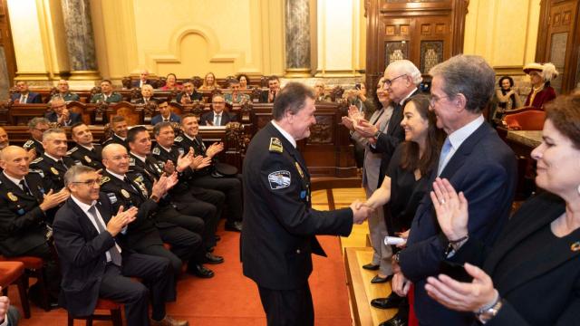 A Coruña homenajea a más de 40 agentes en el Día de la Policía Local