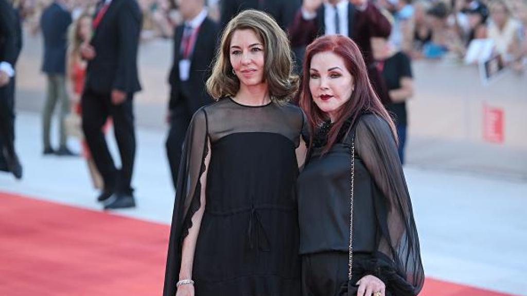 Priscilla Presley con Lisa Marie, su hija.