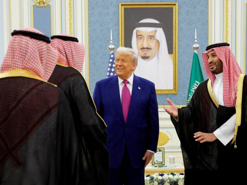 Donald Trump, la semana pasada, recibido por el príncipe heredero saudí, Mohamed bin Salman, en Riad.