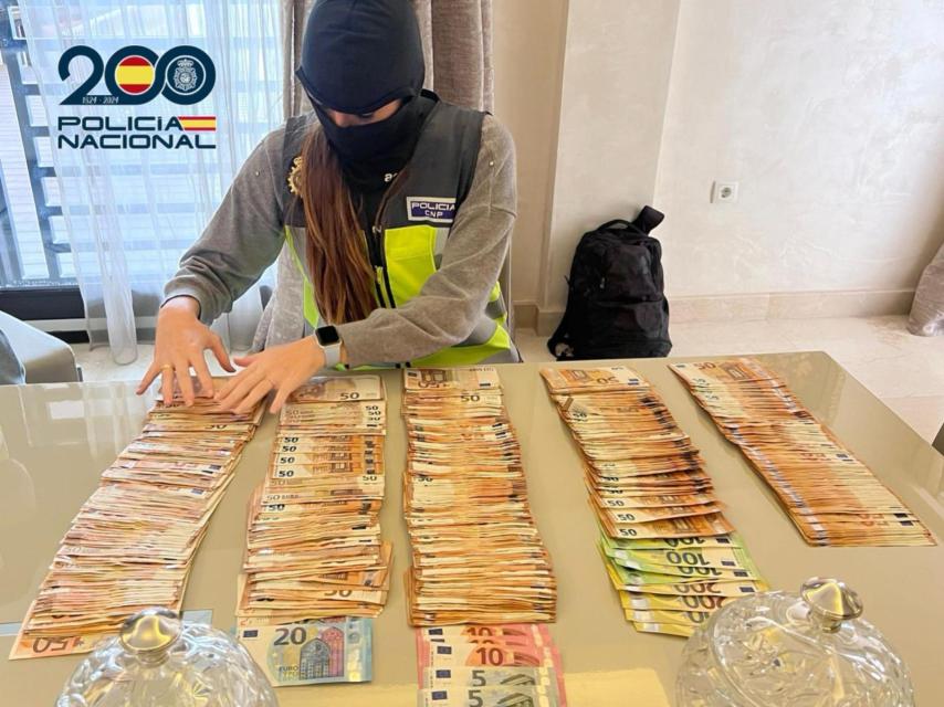 Parte del dinero en efectivo del clan de Bouyakhrichan incautado por la UDEF Central.