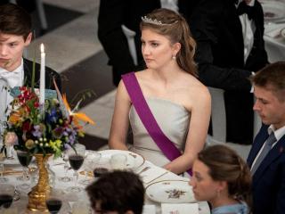 El conde Félix y la princesa Isabel de Bélgica asisten a la celebración del 18.º cumpleaños del príncipe Christian en el castillo de Christiansborg, Copenhague, Dinamarca, el 15 de octubre de 2023.