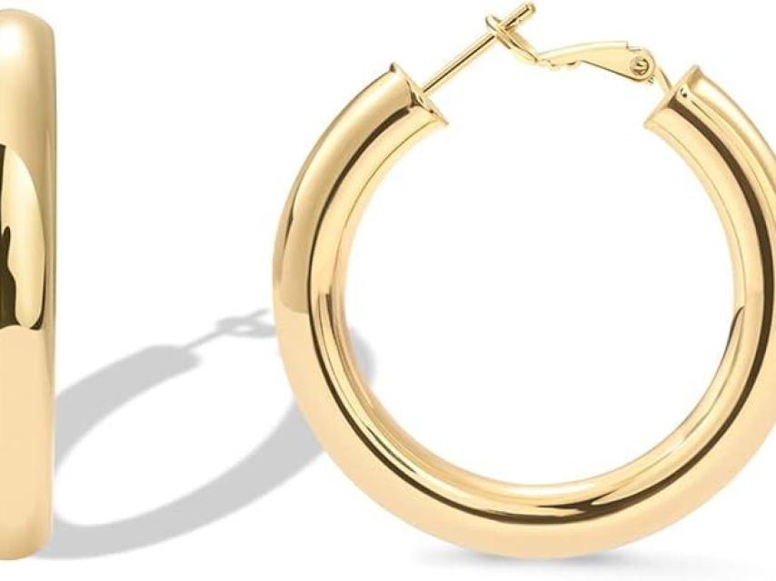 Estos pendientes de Walmart cuentan con decenas de reseñas positivas de otros compradores.