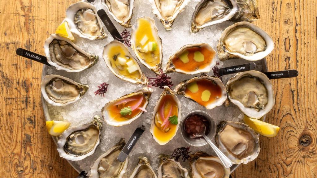 Un surtido de ostras en El Puertito.