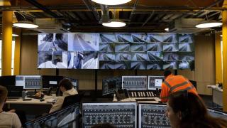La sala de vigilancia del túnel de Silvertown de Londres.