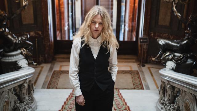 La cantautora madrileña Christina Rosenvinge durante la entrevista con EL ESPAÑOL.