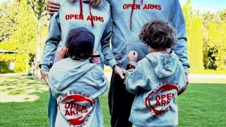 Richard Gere y Alejandra Silva, con sus hijos en una imagen de las redes sociales.