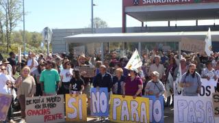 Concentración convocada por la Alianza UPA-COAG para protestar por la supresión de paradas del AVE en Sanabria.
