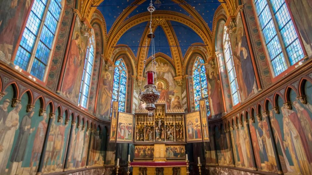 Pinturas murales de Théodoor Canneel en la Iglesia de San Salvador, en Gante. Foto: Herita / Lucid