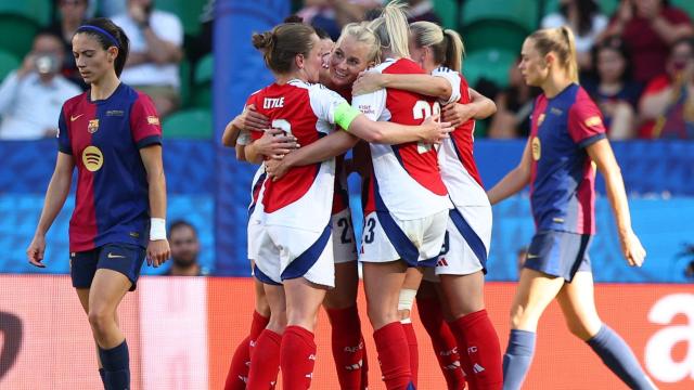 Stina Blackstenius celebra el gol en la final de la Champions.