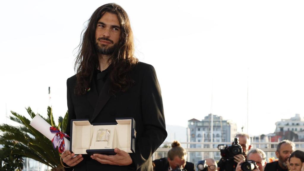 Oliver Laxe, con el Premio del Jurado por 'Sirat'.