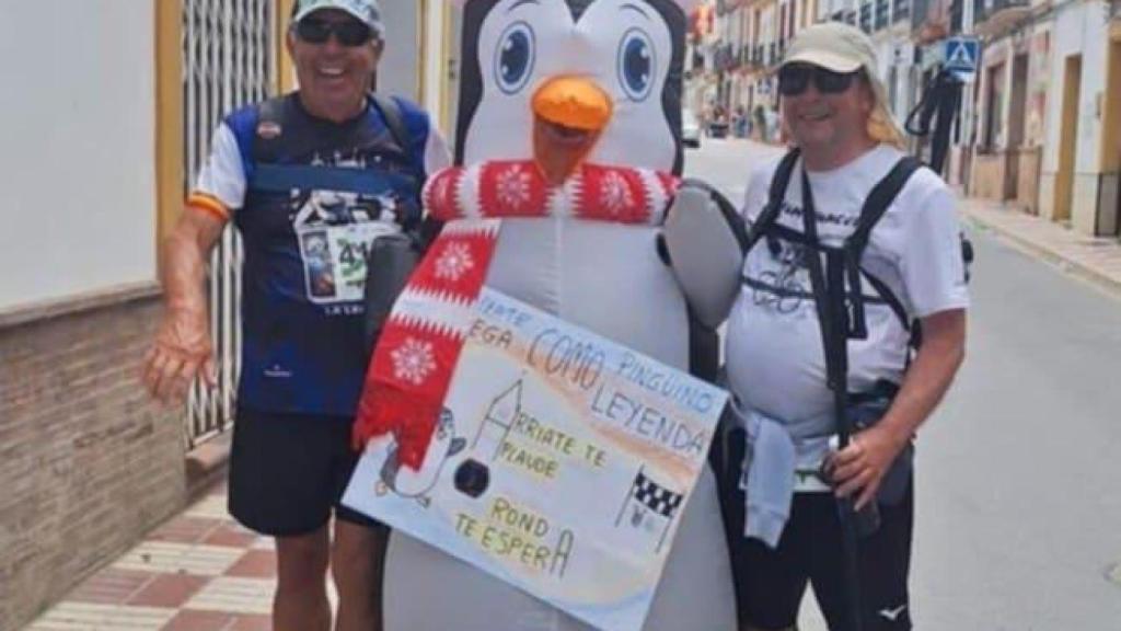 Paco, con un amigo en la última 101.