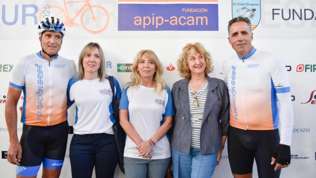 Pruden Induráin; alcaldesa de Urrea; Ana Sesé, presidenta de Fundación Sesé; Patricia Urzola, presidenta de apip scam; Miguel Induráin.