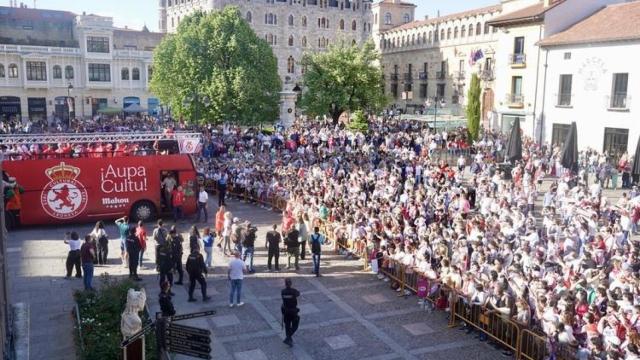 Recibimiento a la plantilla de la Cultural y Deportiva Leonesa