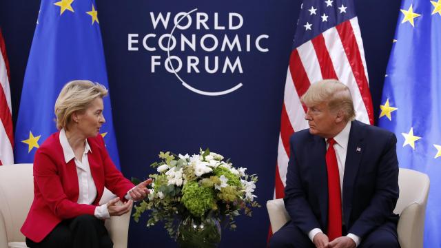 Ursula von der Leyen y Donald Trump, durante su única reunión presencial en el foro de Davos en enero de 2020