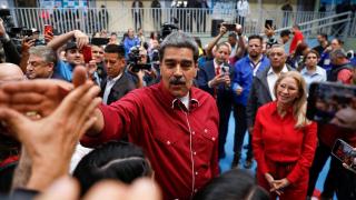 Nicolás Maduro este domingo votando en las elecciones regionales y parlamentarias.