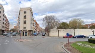 Rotonda en la que se ha producido el vuelco. Foto: Google