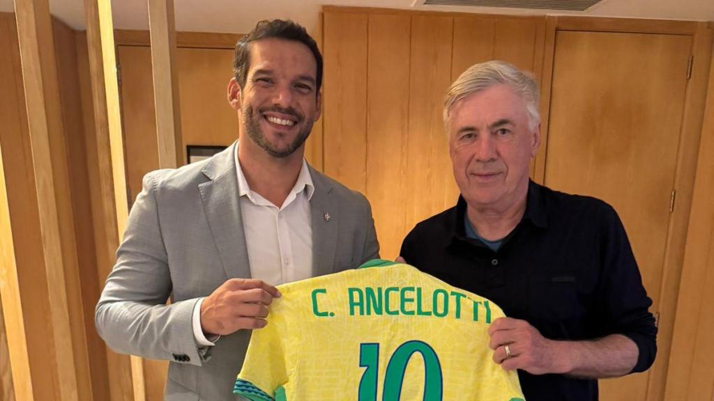 Samir Xaud, presidente de la CBF, recibe a Carlo Ancelotti en Brasil