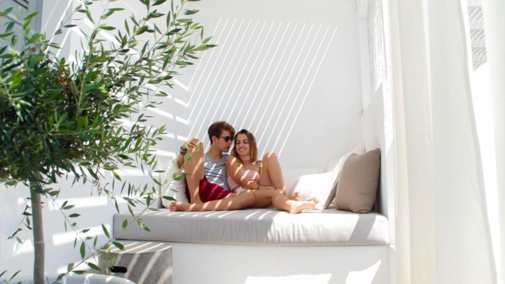 Ni ventilador de torre ni industriales: este ventilador de techo si que acaba con el calor en casa en casa