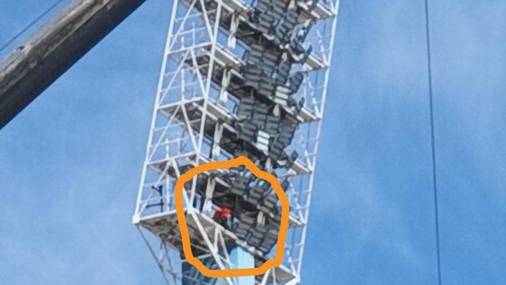 Comienza una nueva fase en las obras de La Romareda: ya retiran los focos y sigue el desmontaje