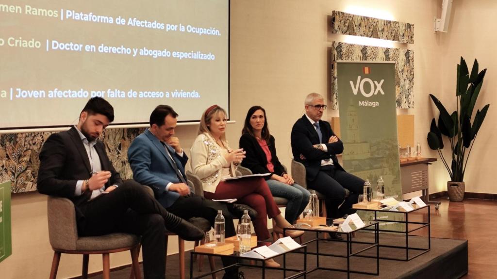 Imagen de una de las mesas redondas de la jornada sobre vivienda organizada por Vox.