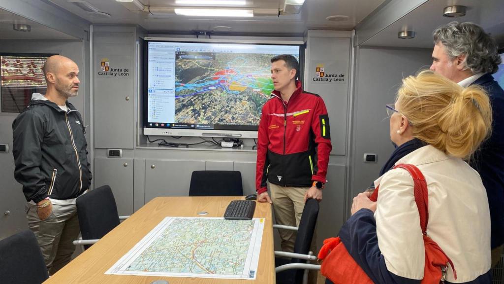 El interior de un Puesto de Mando Avanzado