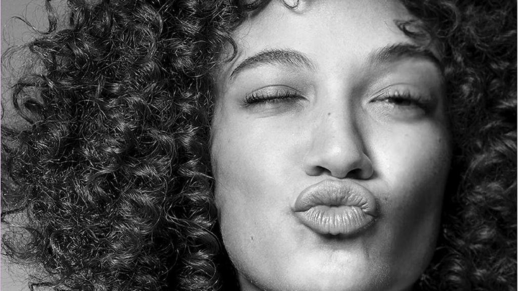 ¿Tienes el pelo rizado? Este pack de Aussie le va a dar vida por menos de 15€