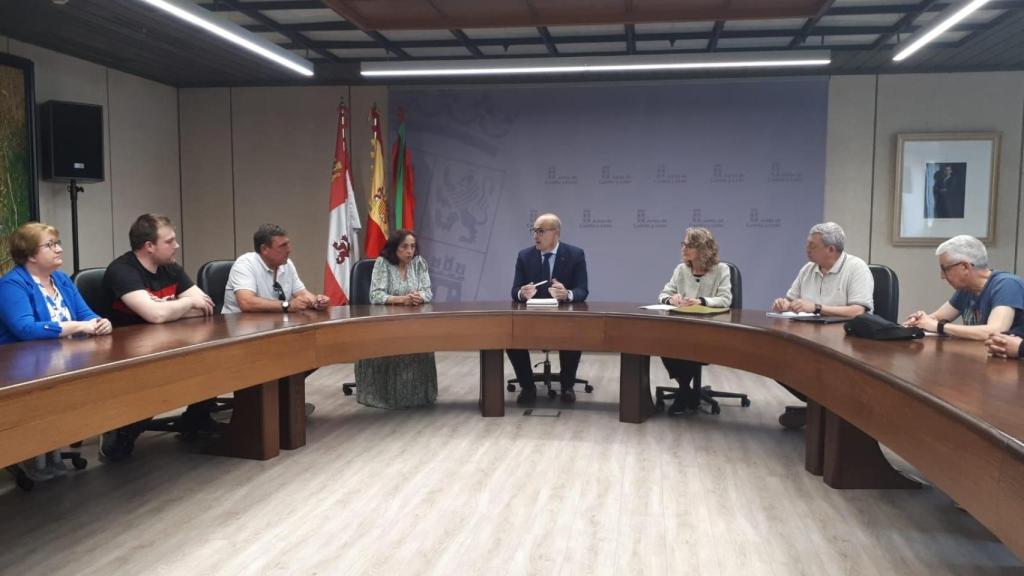 Reunión con trabajadores de Azucarera en la Delegación Territorial de Zamora