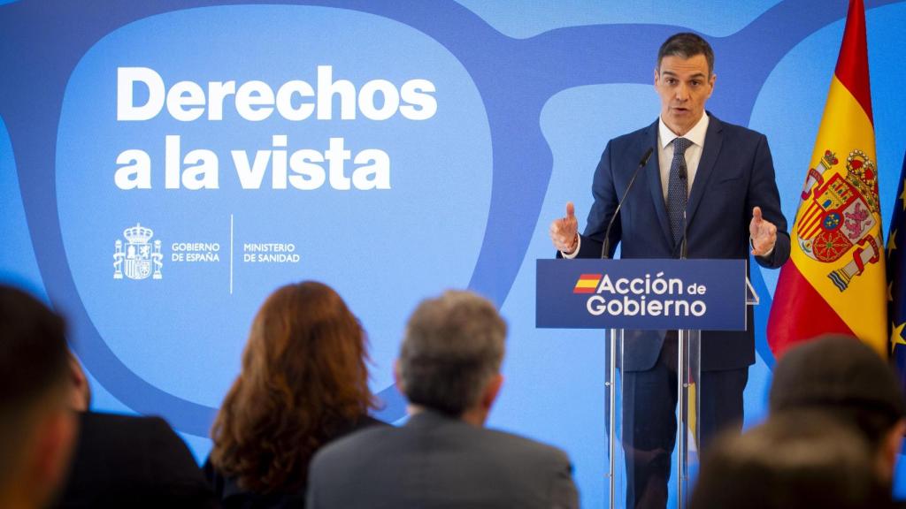 El presidente del Gobierno, Pedro Sánchez, durante un acto sobre políticas públicas de salud, en el Colegio Nacional de Ópticos-Optometristas.
