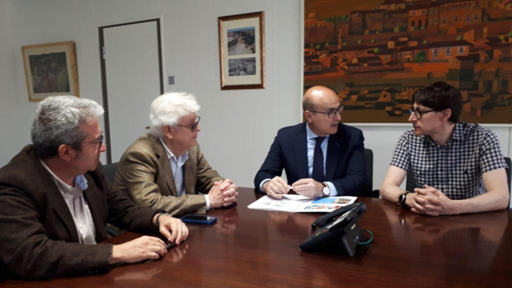 El delegado territorial de la Junta de Castilla y León en Zamora, Fernando Prada, durante la reunión con Azeco y CEOE-Cepyme Zamora