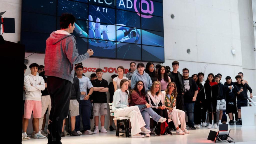 La consejera de Políticas Sociales, Marian Orós, durante la presentación de la campaña este lunes.